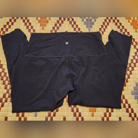 Lululemon Black Legging Capris. Sz 12. EUC - Picture 2 of 7